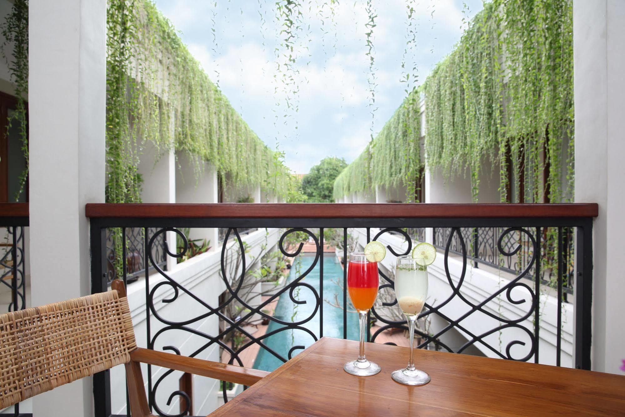 Seminyak Lagoon All Suites Hotel Exterior foto